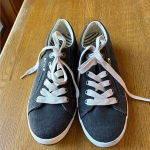 Taos Star Low-Top Canvas Sneakers Charcoal Grey Size 7 New Without Tags